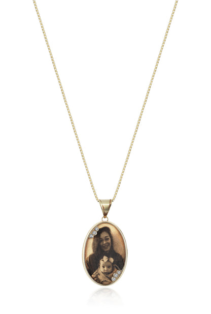 Picture Gold Necklace Oval
